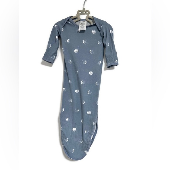 Aden + Anais knotted onesie with matching cap, unisex, size 0-3 months - Picture 8 of 11